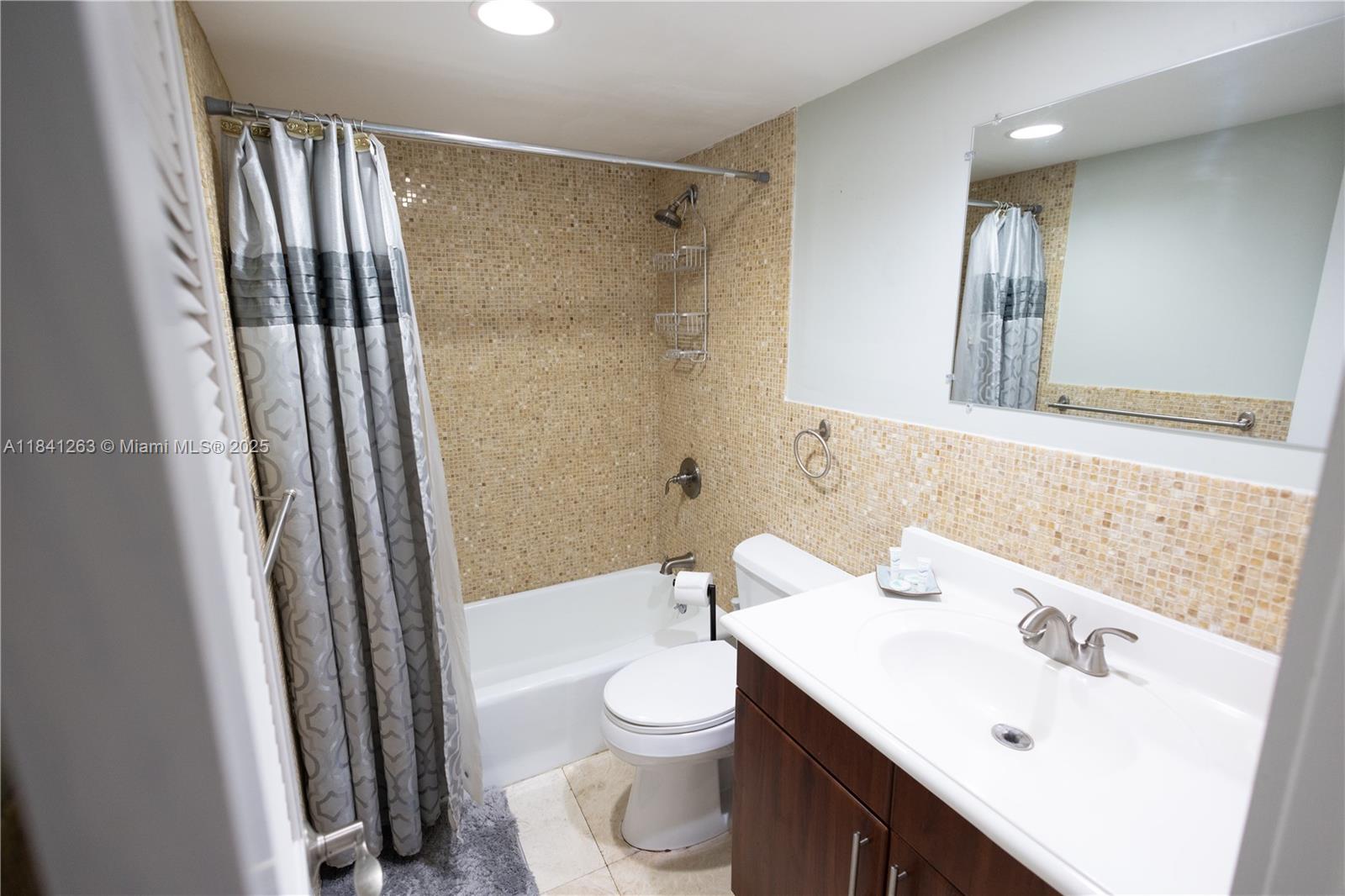 Photo of 3901 Ocean Dr  #11P, Hollywood, Florida, 33019 - 