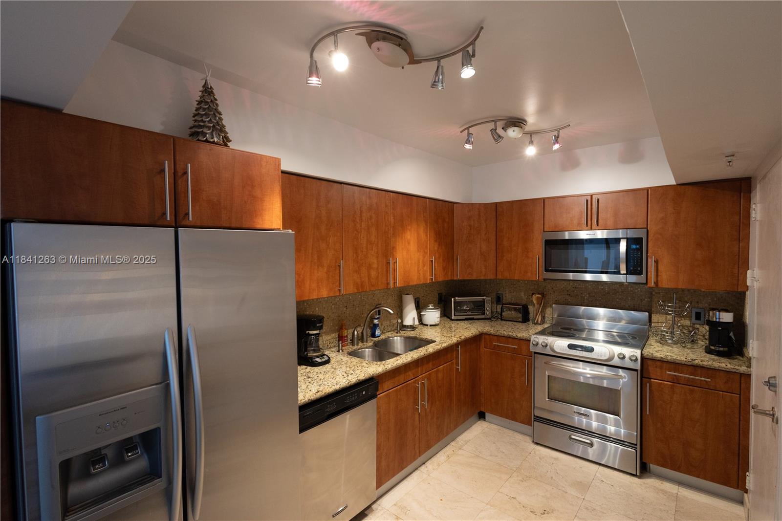 Photo of 3901 Ocean Dr  #11P, Hollywood, Florida, 33019 - 