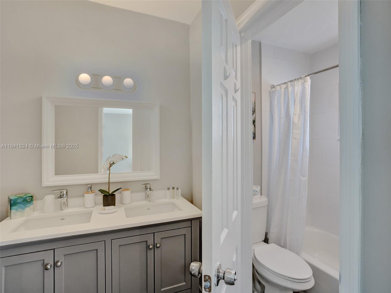 Ver detalles / sq. ft. $ 2025-07-16 0 foto