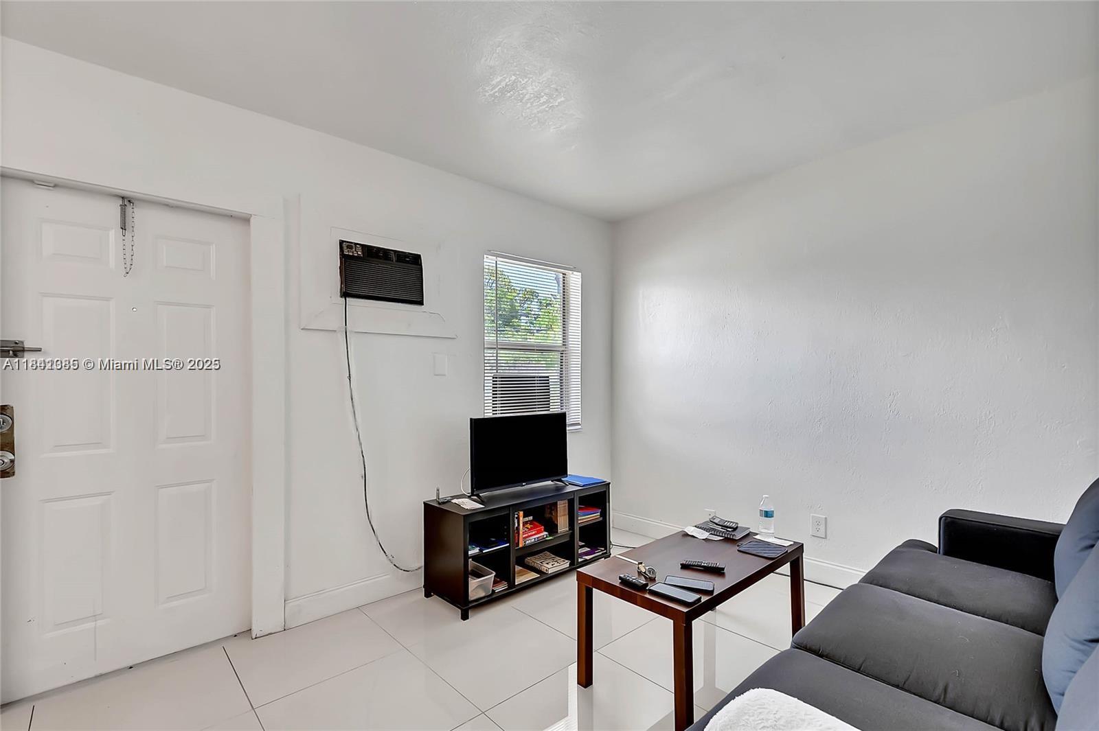 See details / 1936 sq. ft. $ 2025-07-16 0 Photo