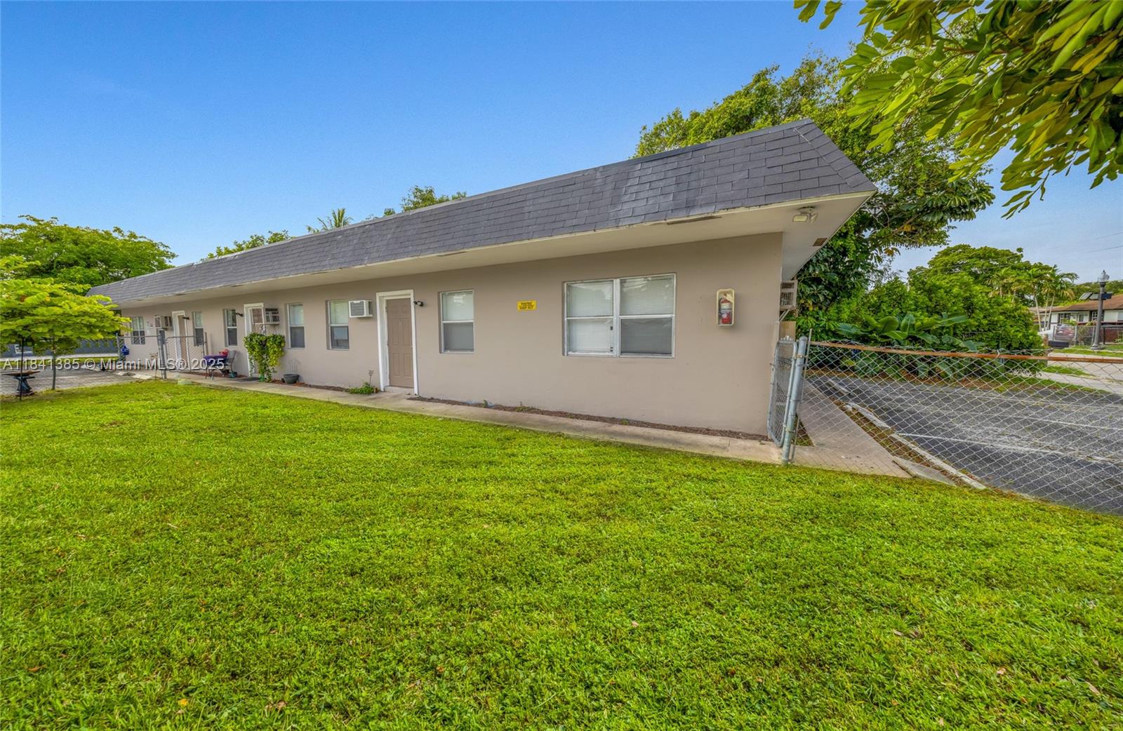 See details / 1936 sq. ft. $ 2025-07-16 0 Photo