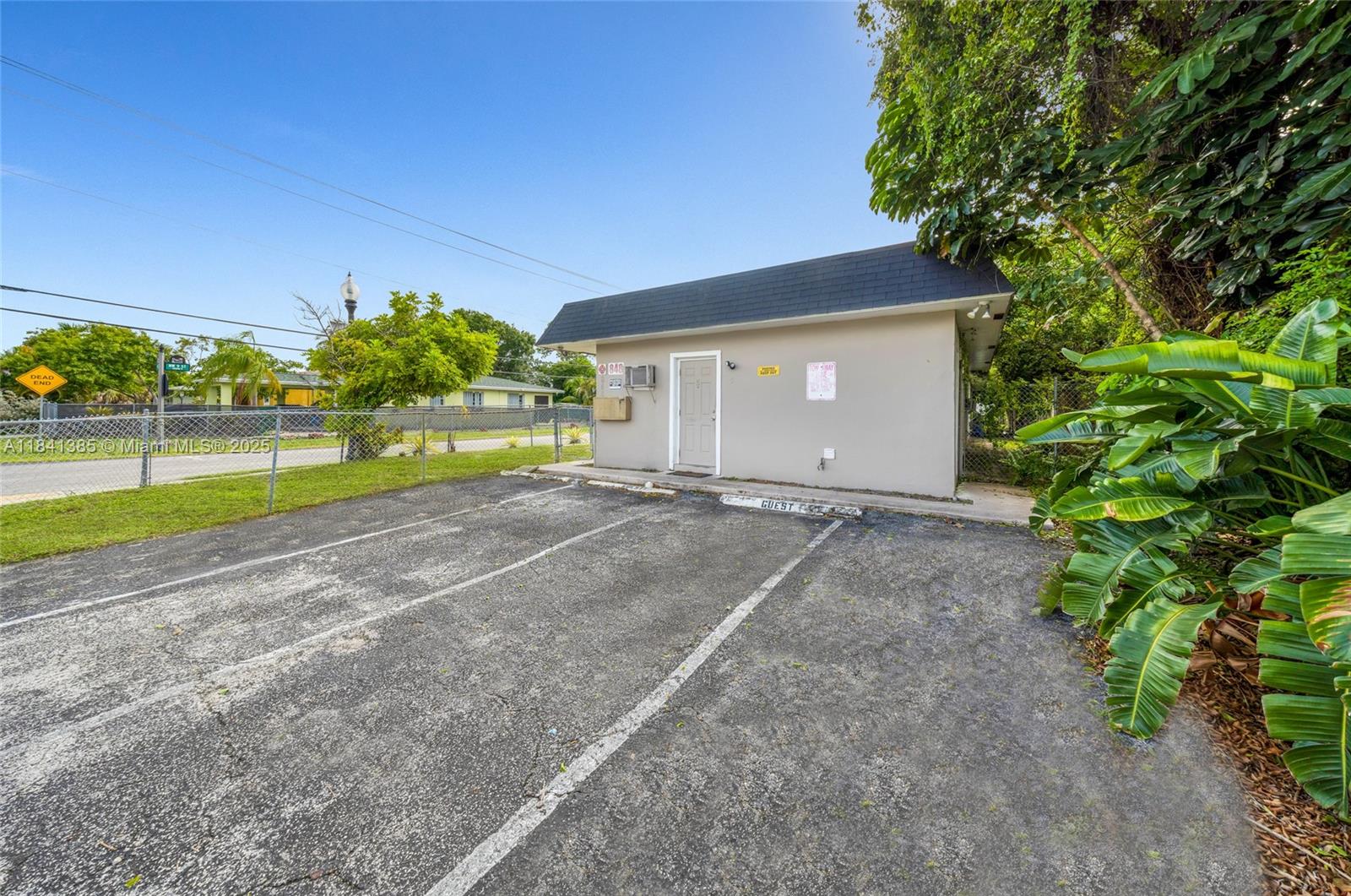See details / 1936 sq. ft. $ 2025-07-16 0 Photo