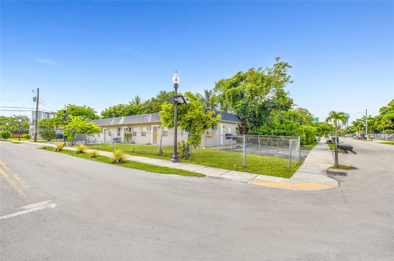 See details / 1936 sq. ft. $ 2025-07-16 0 Photo