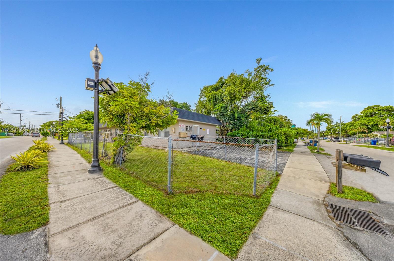 See details / 1936 sq. ft. $ 2025-07-16 0 Photo