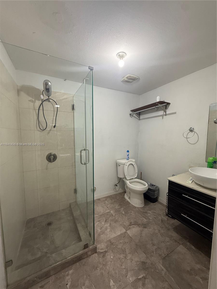 See details 1 / sq. ft. $ 2025-07-16 0 Photo