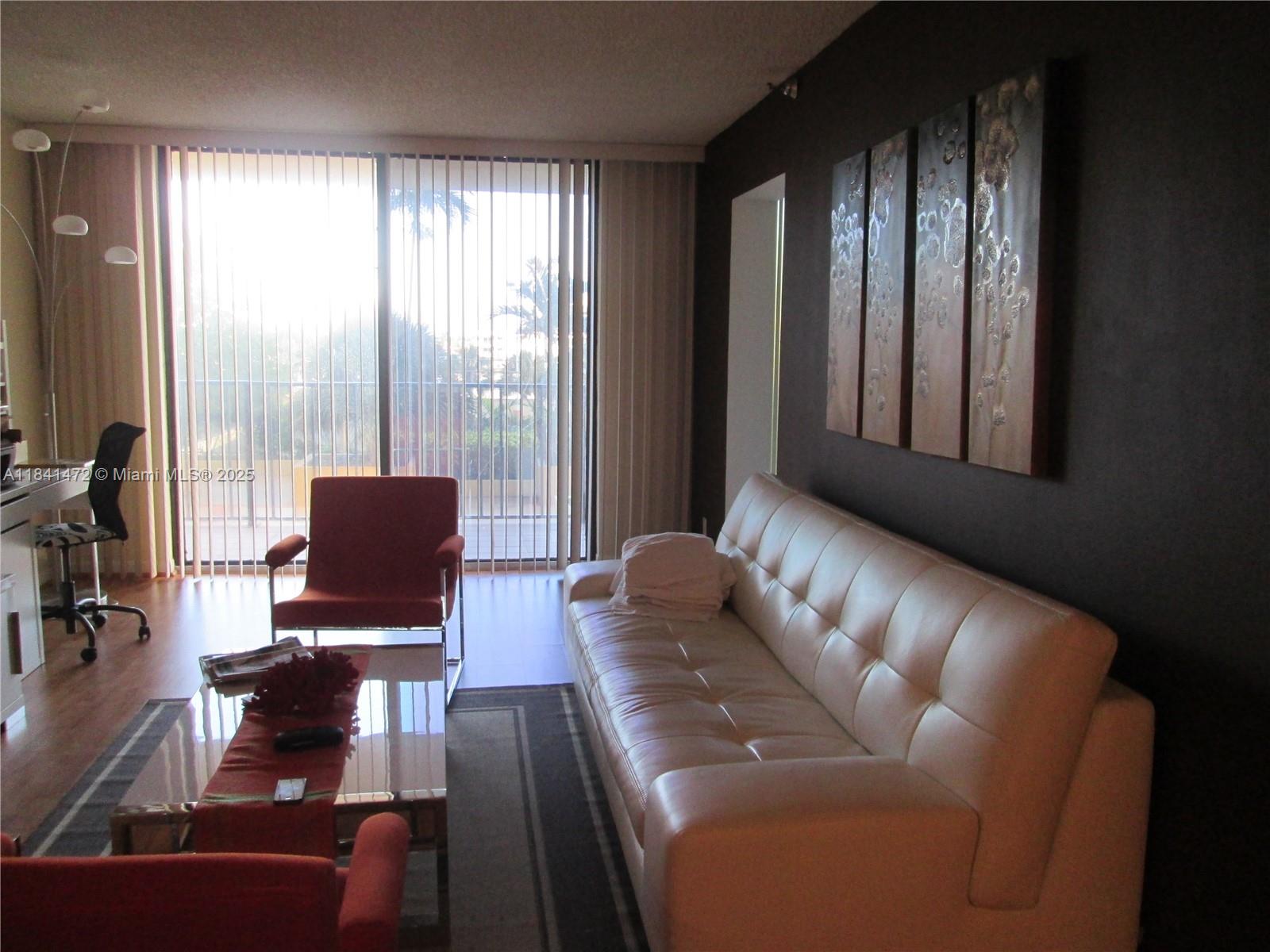 See details 408 2 / 2 1240 sq. ft. $ 2025-08-04 0 Photo