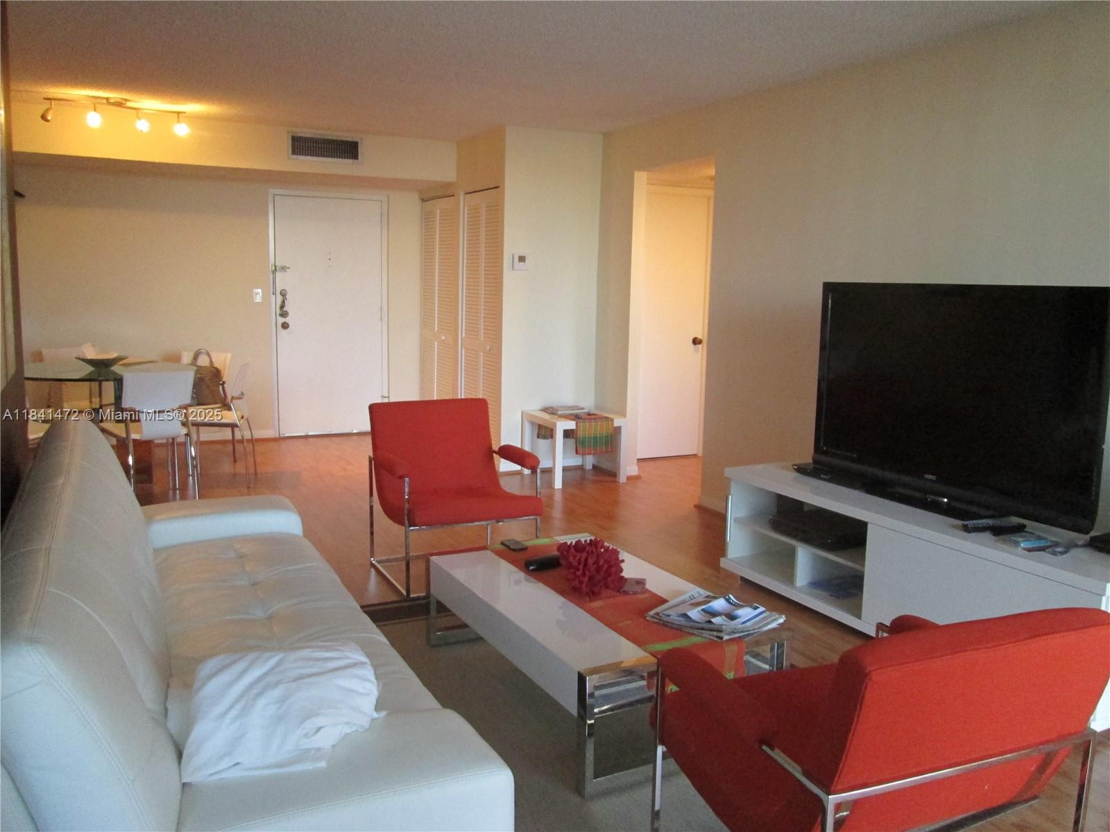 See details 408 2 / 2 1240 sq. ft. $ 2025-08-04 0 Photo