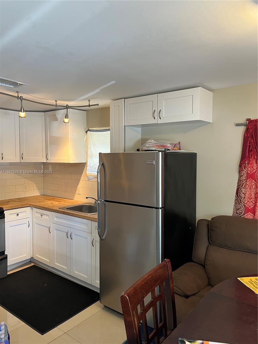 See details / 1948 sq. ft. $ 2025-07-16 0 Photo