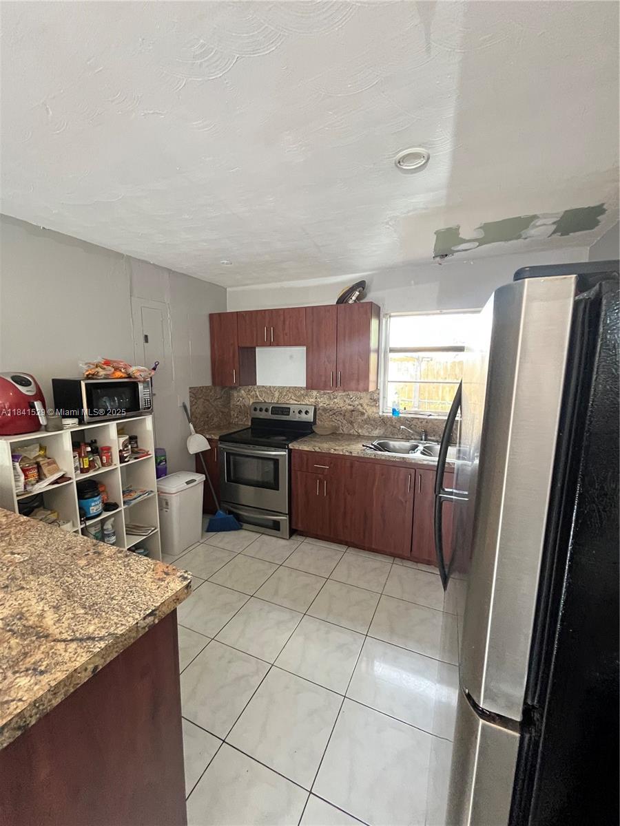 See details / 1948 sq. ft. $ 2025-07-16 0 Photo