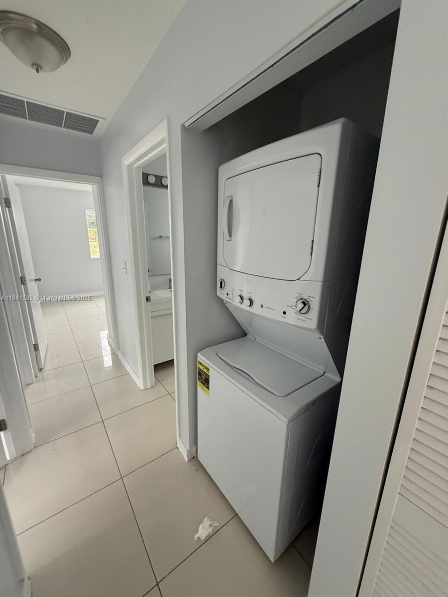 Ver detalles / sq. ft. $ 2025-11-05 0 foto