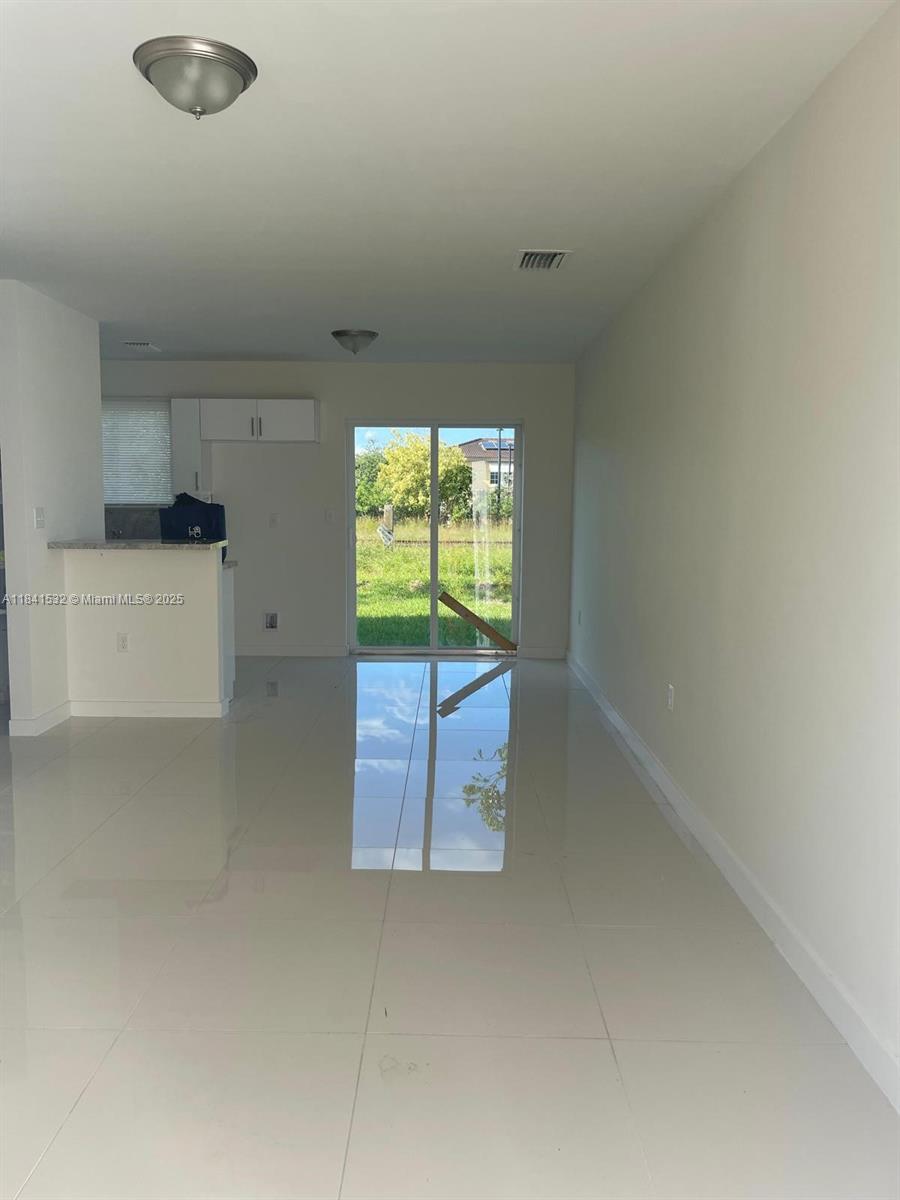 Ver detalles / sq. ft. $ 2025-07-16 0 foto