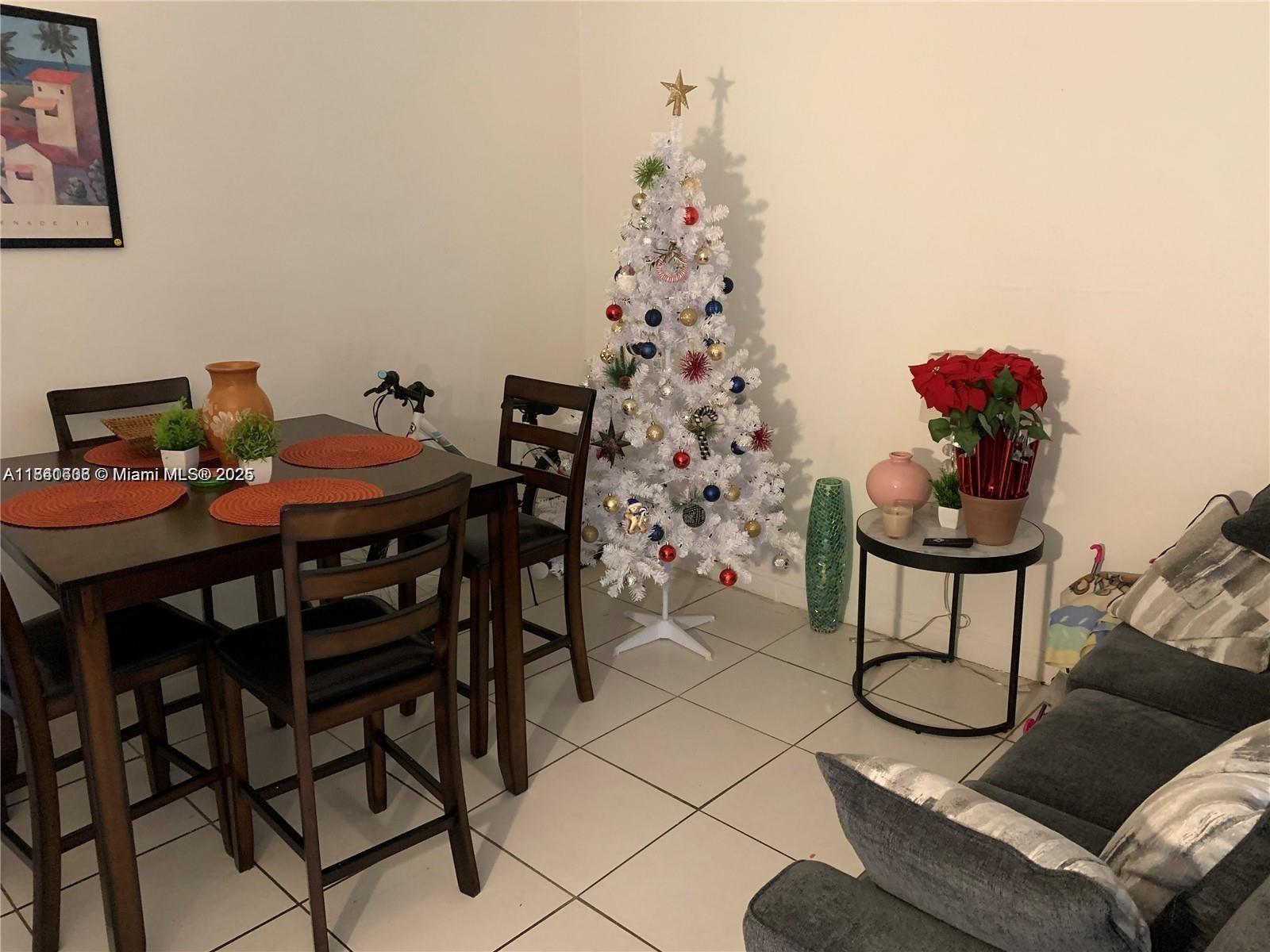 Ver detalles / 1254 sq. ft. $ 2025-07-16 0 foto