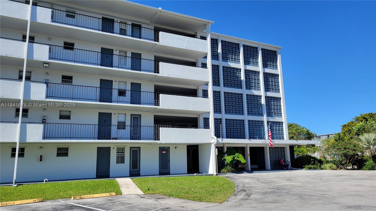 See details 106 1 / 1 700 sq. ft. $ 2025-07-16 0 Photo