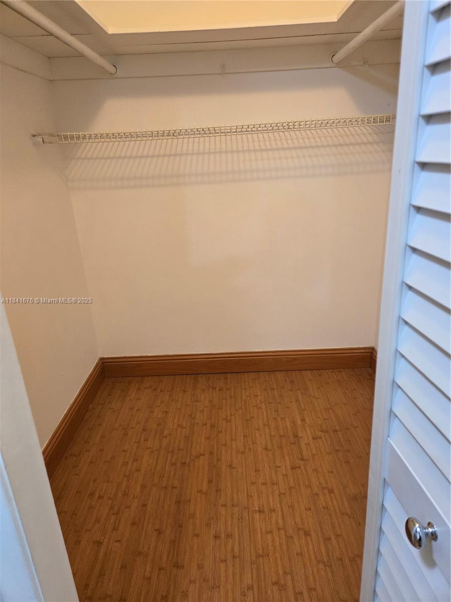 See details 106 1 / 1 700 sq. ft. $ 2025-07-16 0 Photo