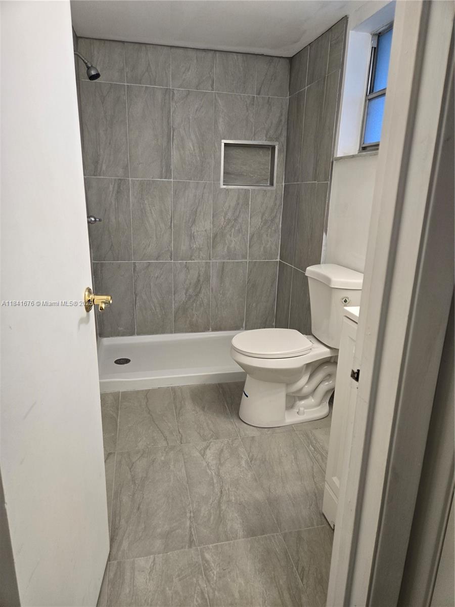 See details 106 1 / 1 700 sq. ft. $ 2025-07-16 0 Photo