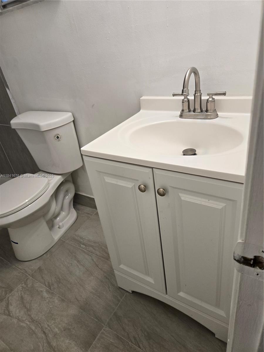 See details 106 1 / 1 700 sq. ft. $ 2025-07-16 0 Photo