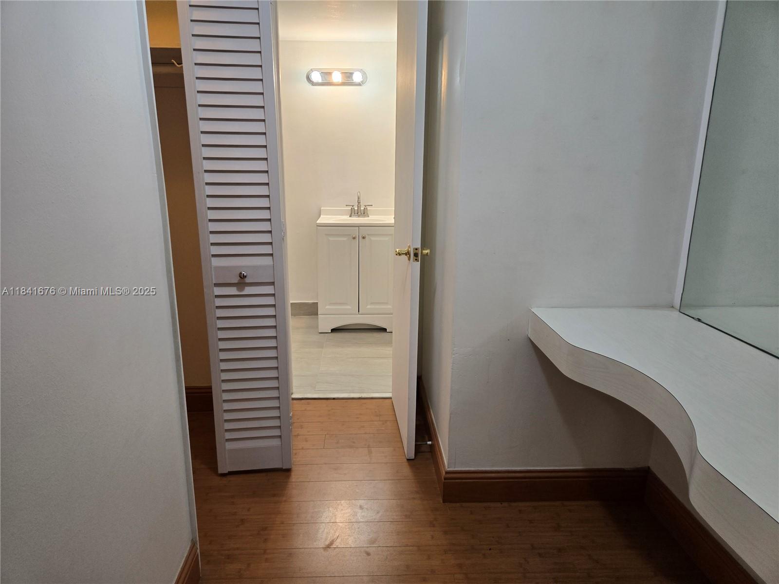 See details 106 1 / 1 700 sq. ft. $ 2025-07-16 0 Photo