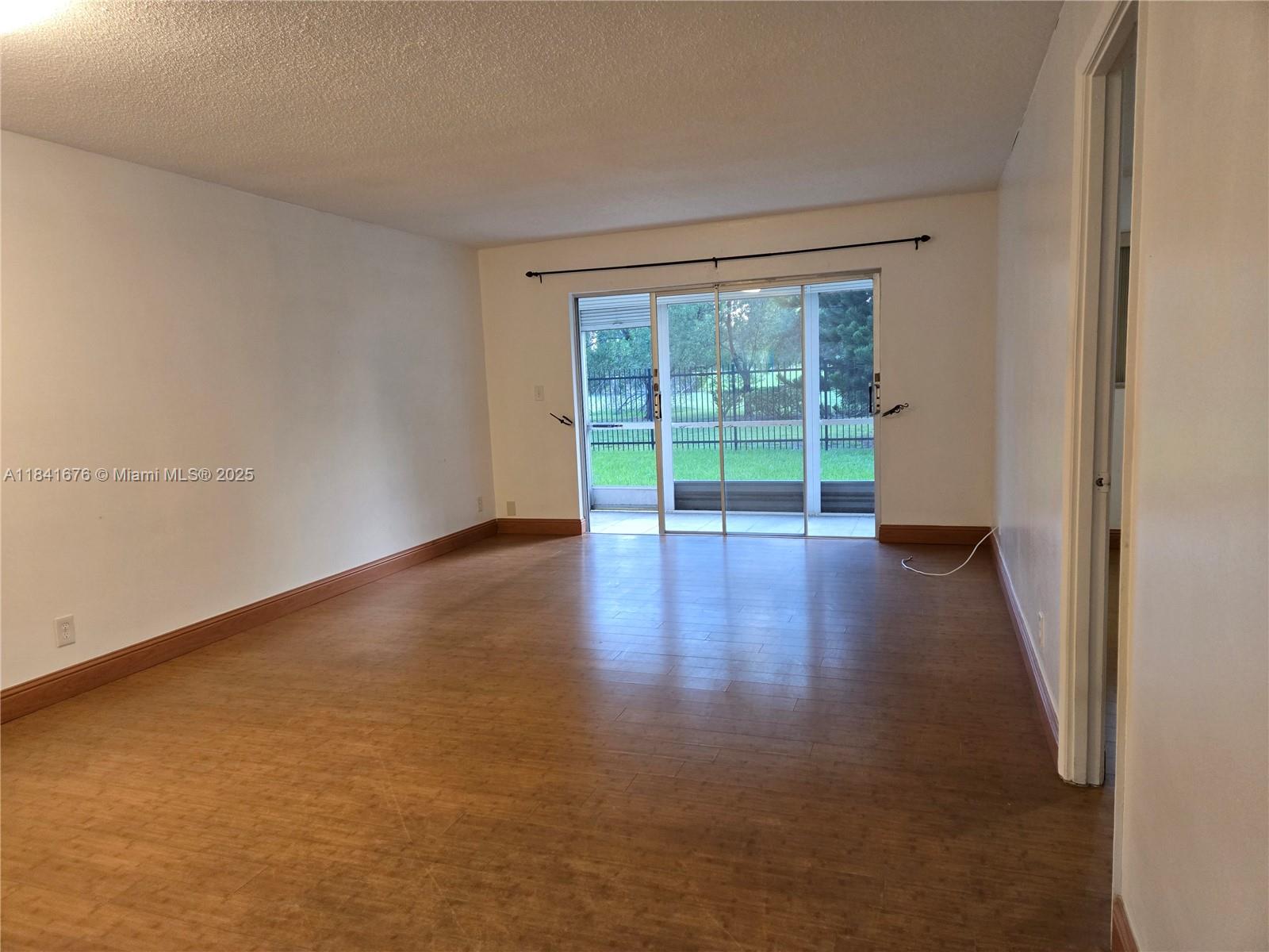 See details 106 1 / 1 700 sq. ft. $ 2025-07-16 0 Photo