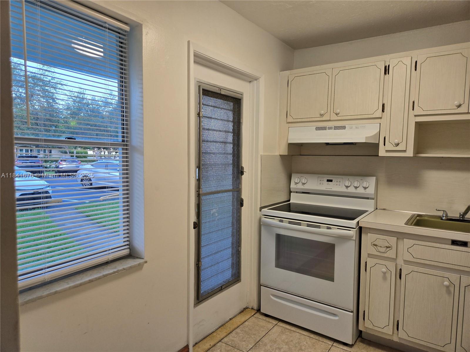 See details 106 1 / 1 700 sq. ft. $ 2025-07-16 0 Photo