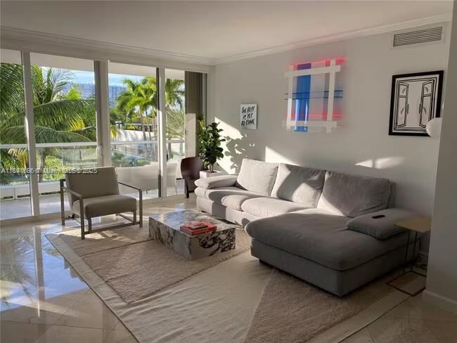See details 403 2 / 2 1580 sq. ft. $ 2025-07-16 0 Photo