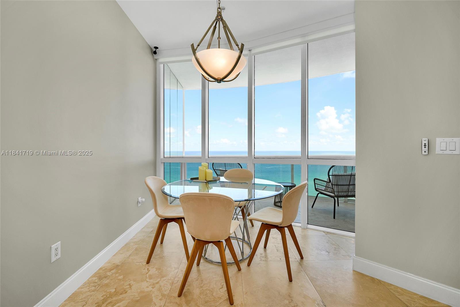 See details 4009A 2 / 2 1324 sq. ft. $ 2025-07-16 0 Photo