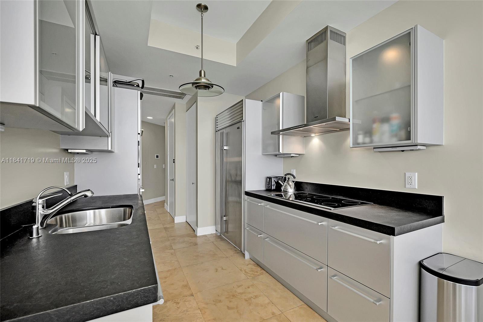 See details 4009A 2 / 2 1324 sq. ft. $ 2025-07-16 0 Photo