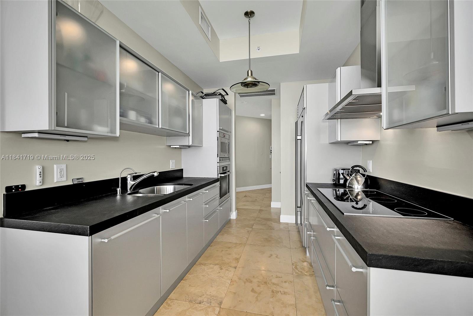 See details 4009A 2 / 2 1324 sq. ft. $ 2025-07-16 0 Photo