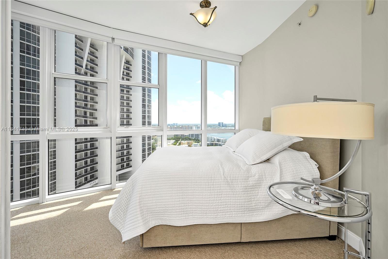 See details 4009A 2 / 2 1324 sq. ft. $ 2025-07-16 0 Photo