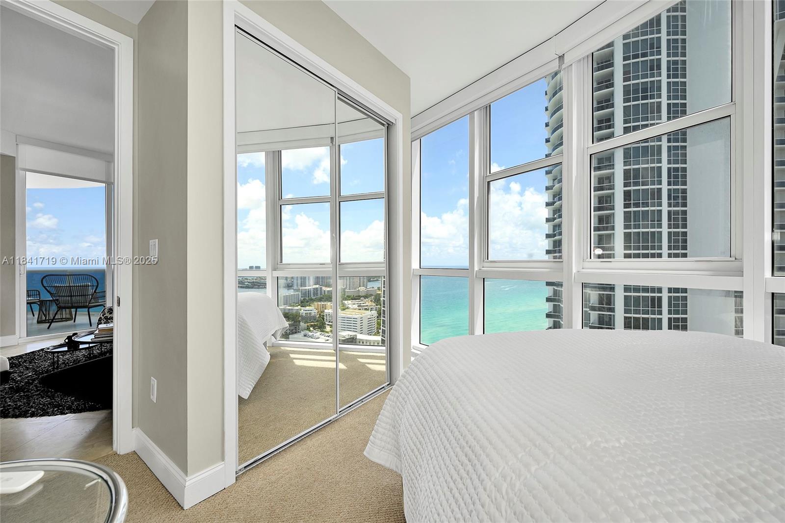 See details 4009A 2 / 2 1324 sq. ft. $ 2025-07-16 0 Photo