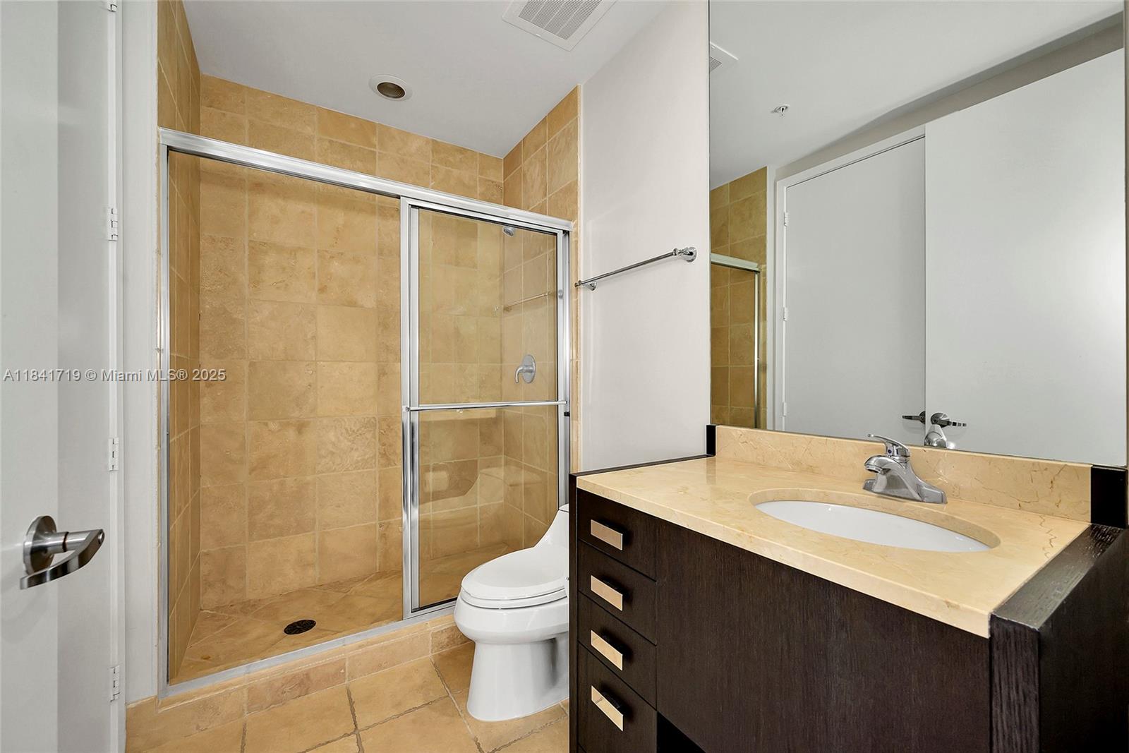 See details 4009A 2 / 2 1324 sq. ft. $ 2025-07-16 0 Photo