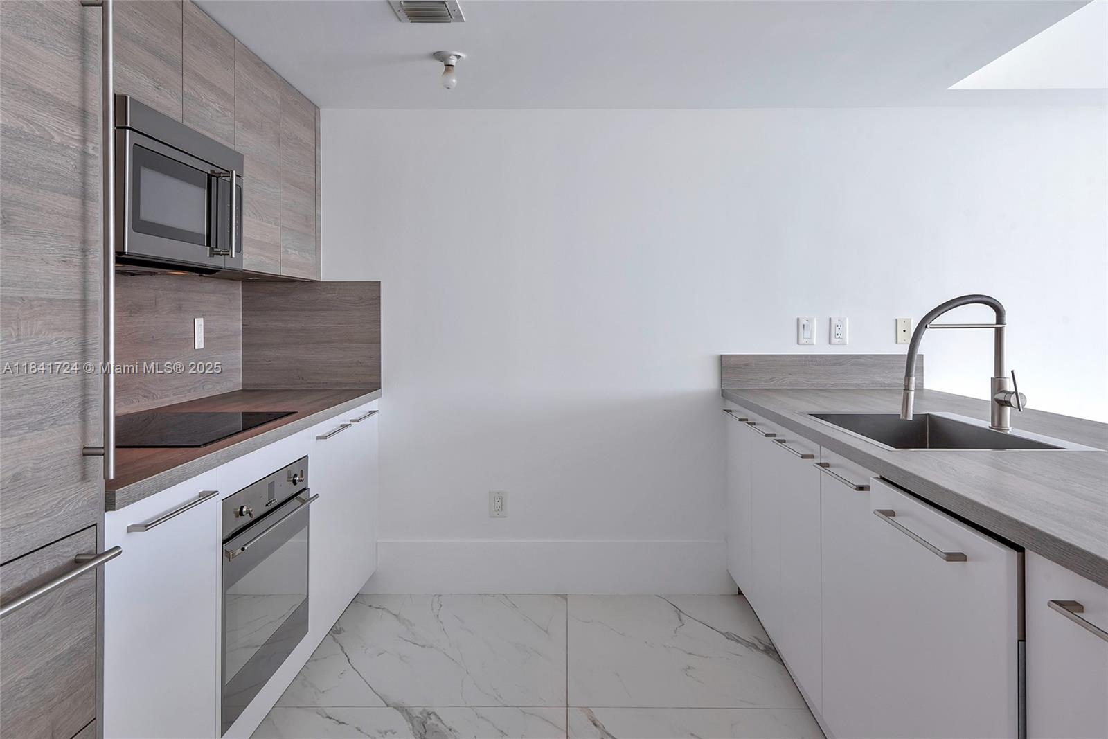 Photo of 400 Sunny Isles Blvd  #917, Sunny Isles Beach, Florida, 33160 - 