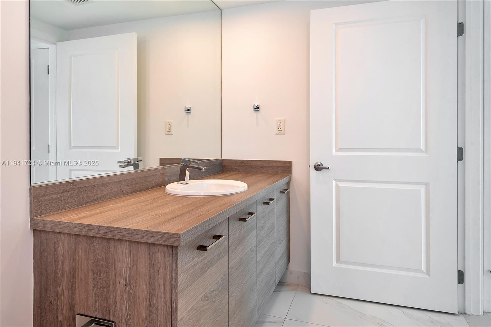 Photo of 400 Sunny Isles Blvd  #917, Sunny Isles Beach, Florida, 33160 - In suite bath 2