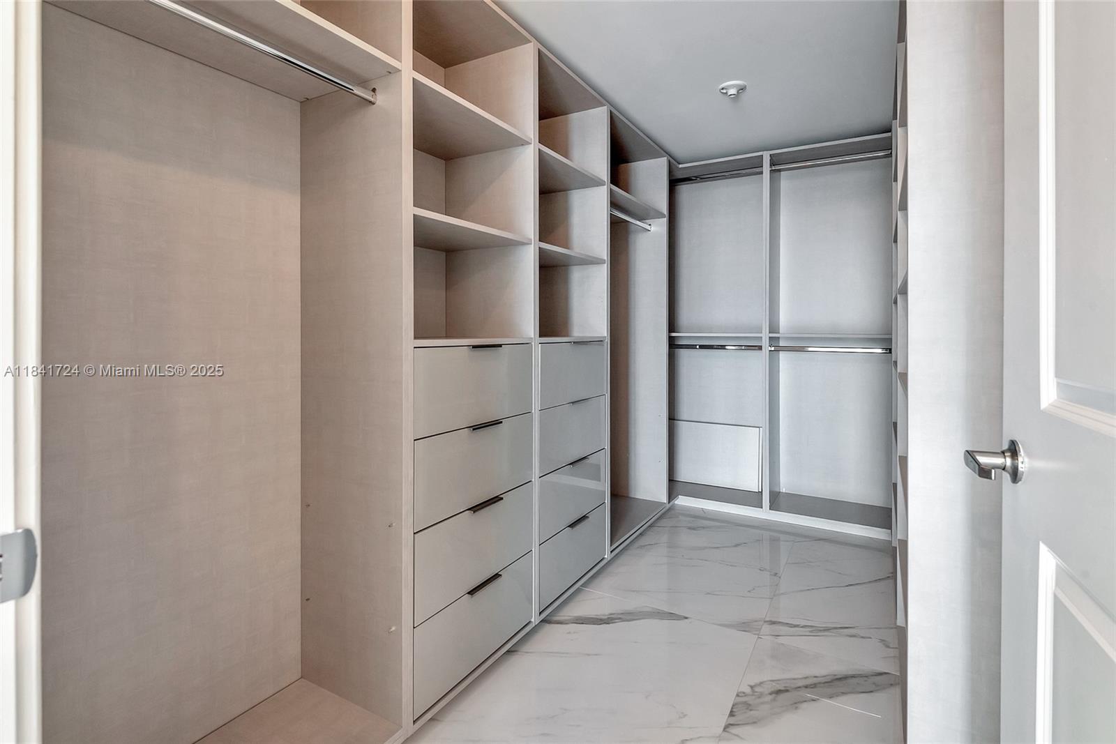 Photo of 400 Sunny Isles Blvd  #917, Sunny Isles Beach, Florida, 33160 - 
