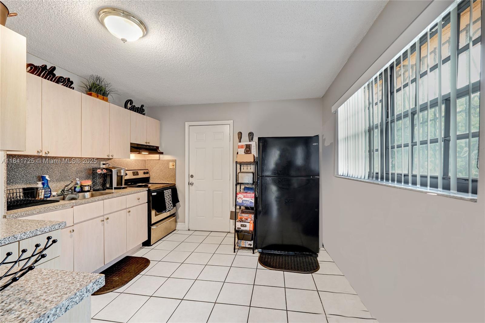 See details / 2496 sq. ft. $ 2025-07-16 0 Photo