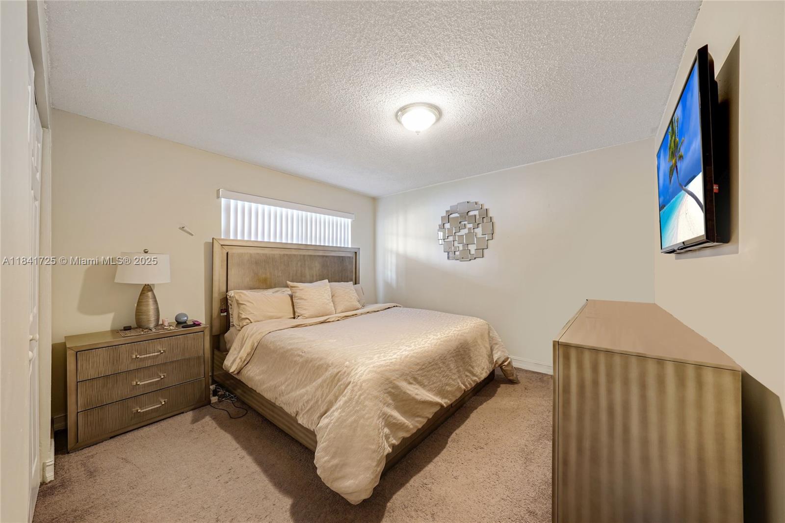 See details / 2496 sq. ft. $ 2025-07-16 0 Photo