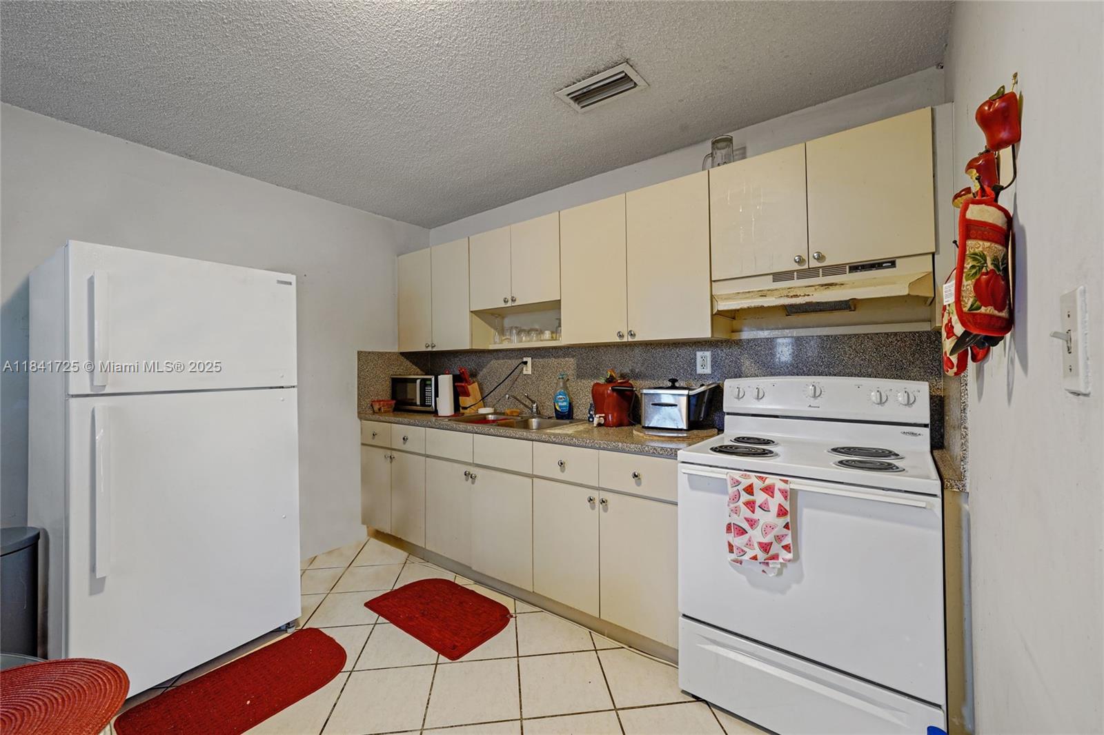 See details / 2496 sq. ft. $ 2025-07-16 0 Photo