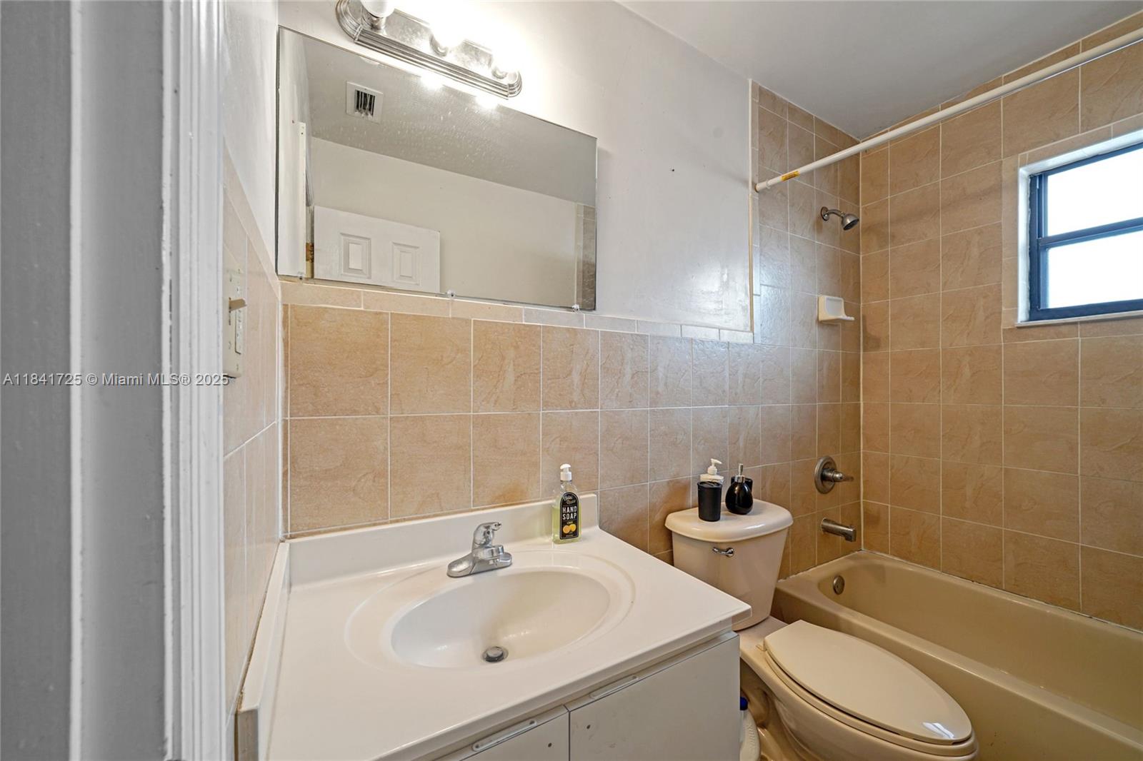 See details / 2496 sq. ft. $ 2025-07-16 0 Photo