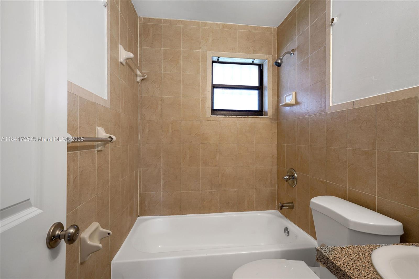 See details / 2496 sq. ft. $ 2025-07-16 0 Photo
