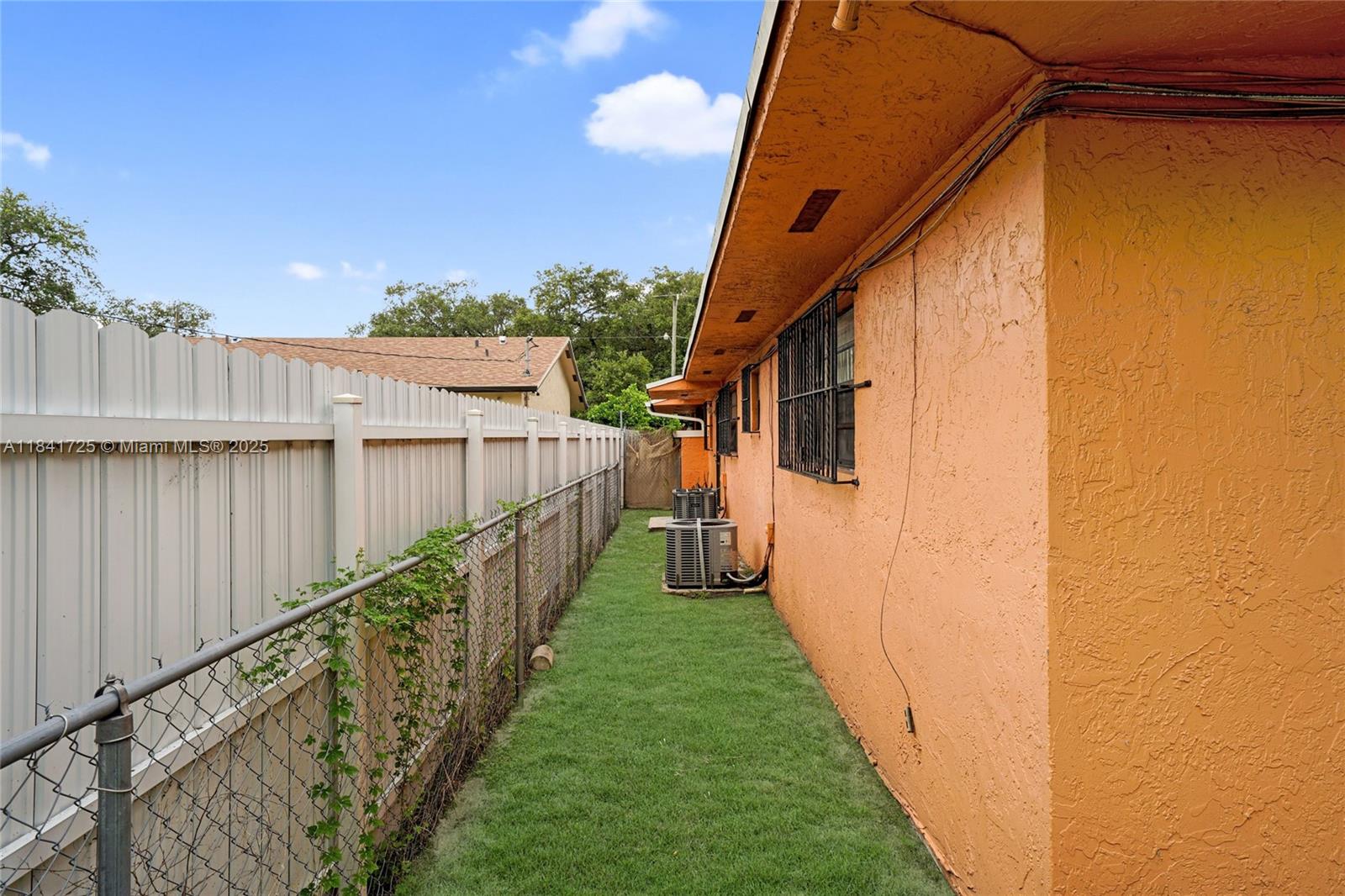 See details / 2496 sq. ft. $ 2025-07-16 0 Photo