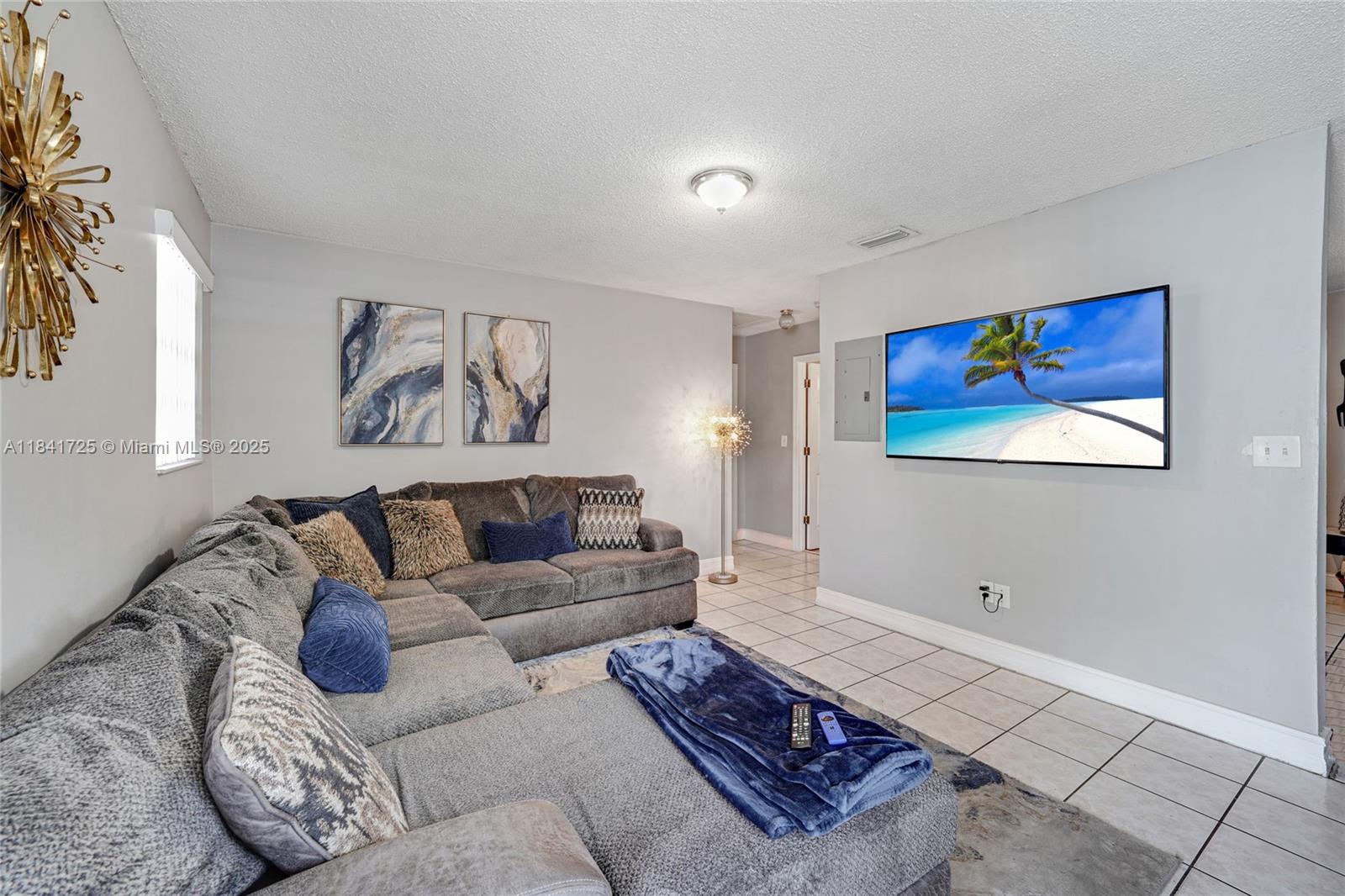 See details / 2496 sq. ft. $ 2025-07-16 0 Photo