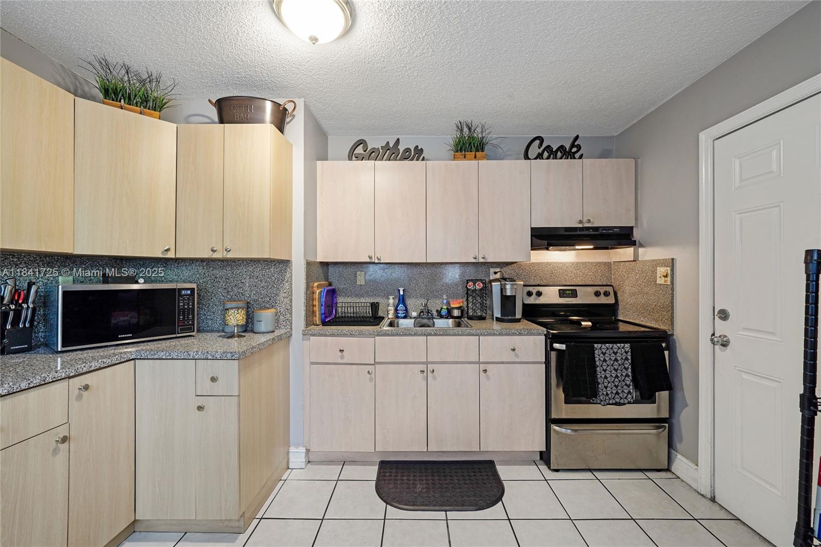 See details / 2496 sq. ft. $ 2025-07-16 0 Photo