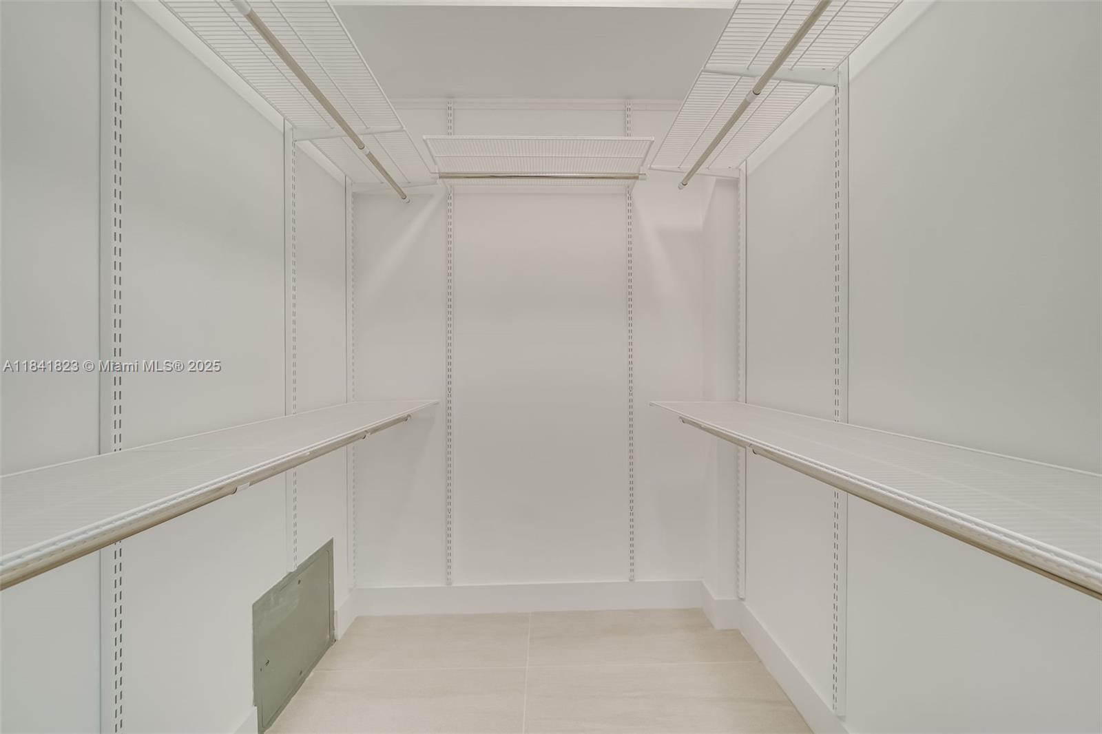 Photo of 140 Dixie Hwy  #1007, Hollywood, Florida, 33020 - master walk in