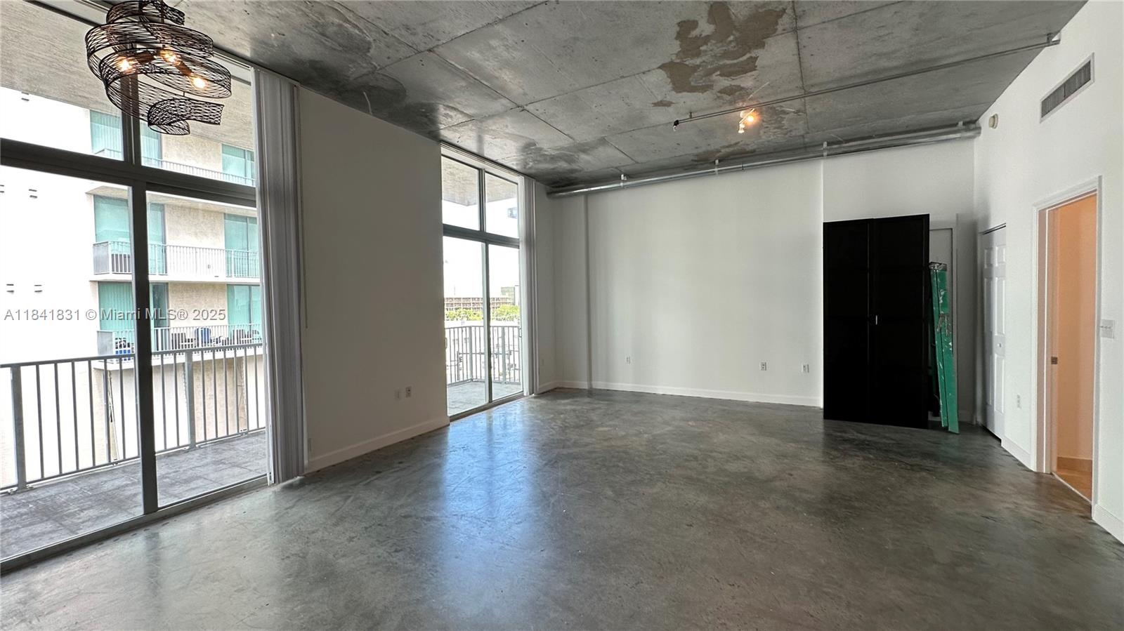Photo of 2100 Van Buren St  #517, Hollywood, Florida, 33020 - 