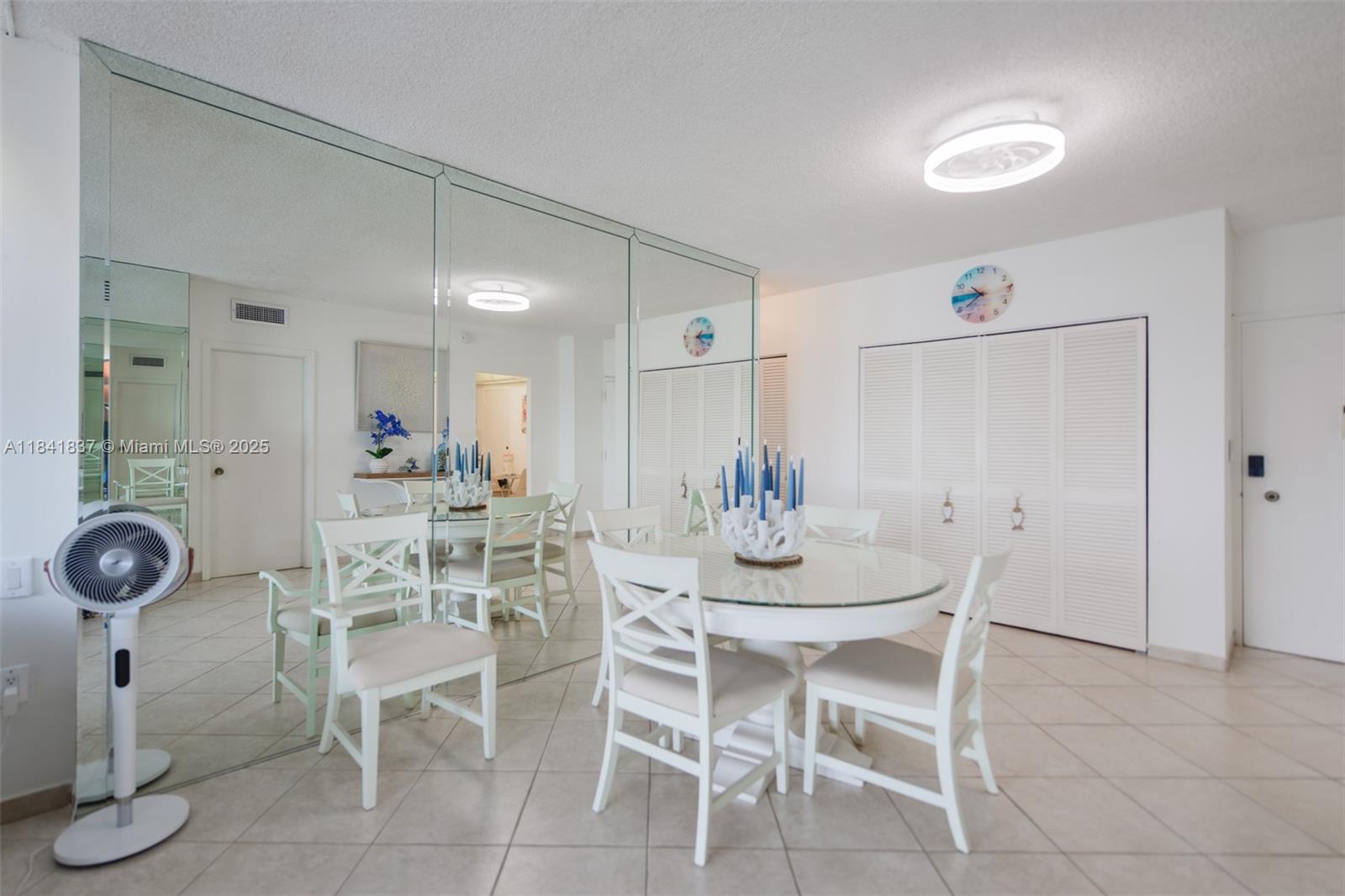 See details 18B 1 / 2 870 sq. ft. $ 2025-07-16 0 Photo
