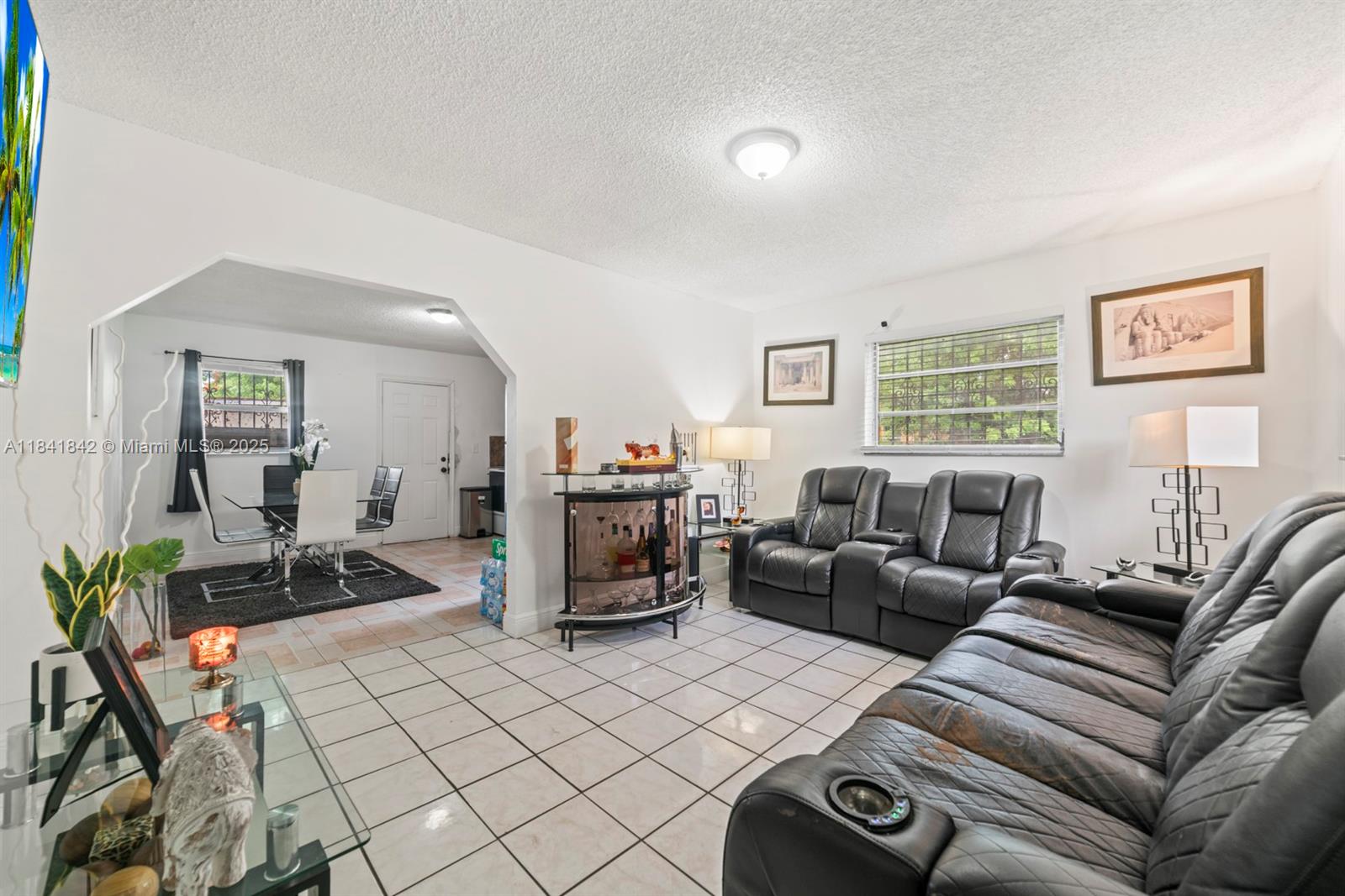 See details / 1690 sq. ft. $ 2025-08-08 0 Photo