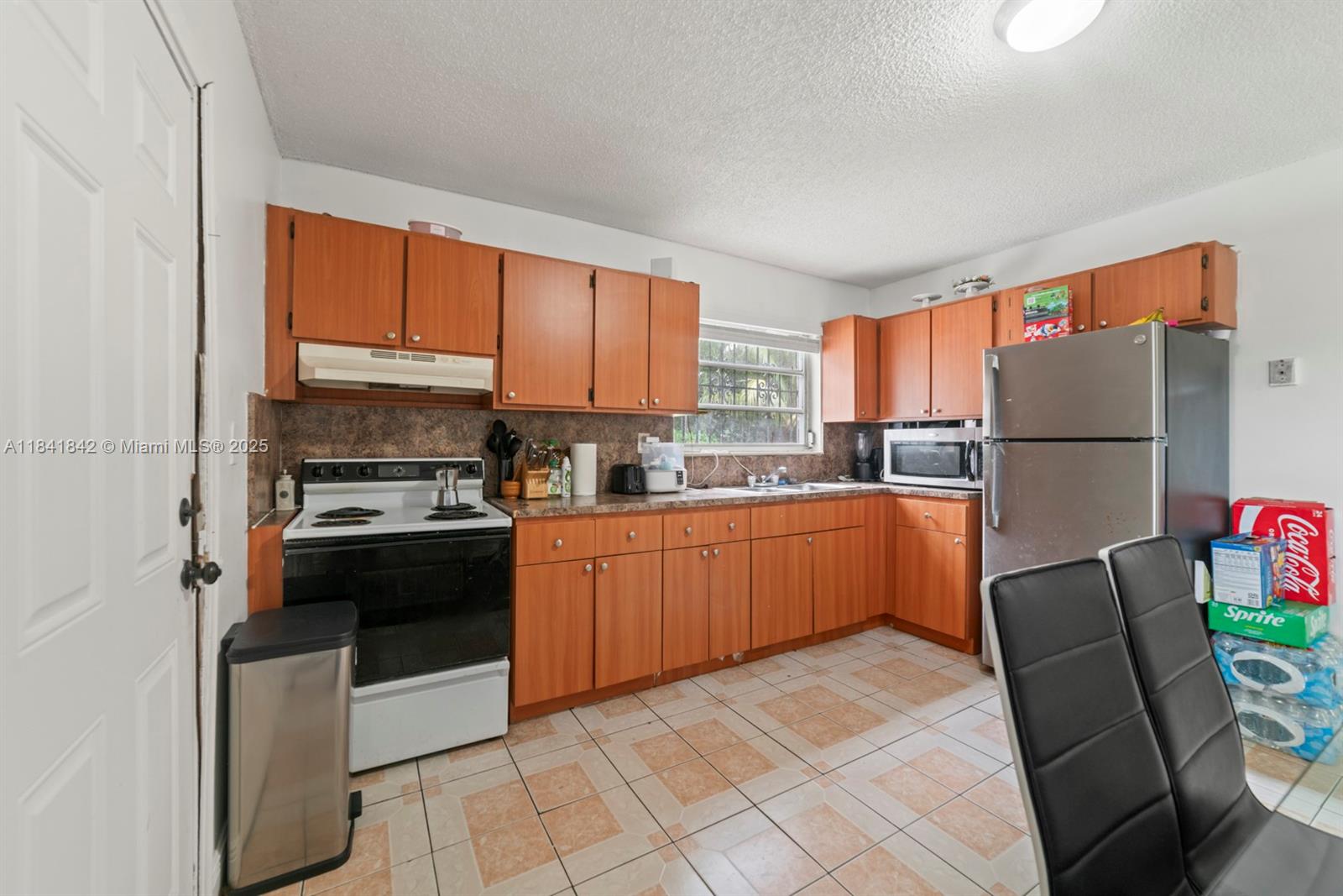 See details / 1690 sq. ft. $ 2025-08-08 0 Photo