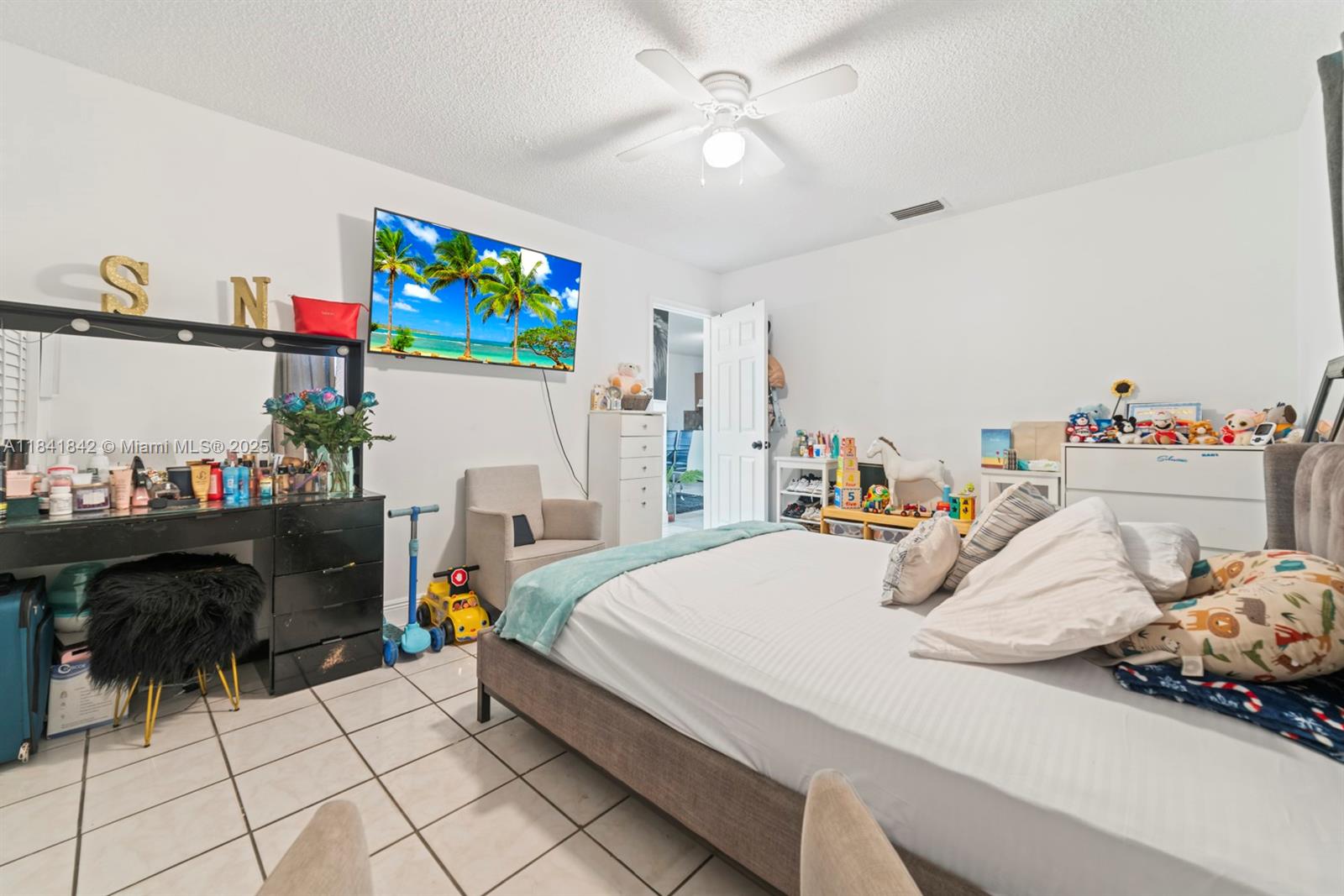 See details / 1690 sq. ft. $ 2025-08-08 0 Photo