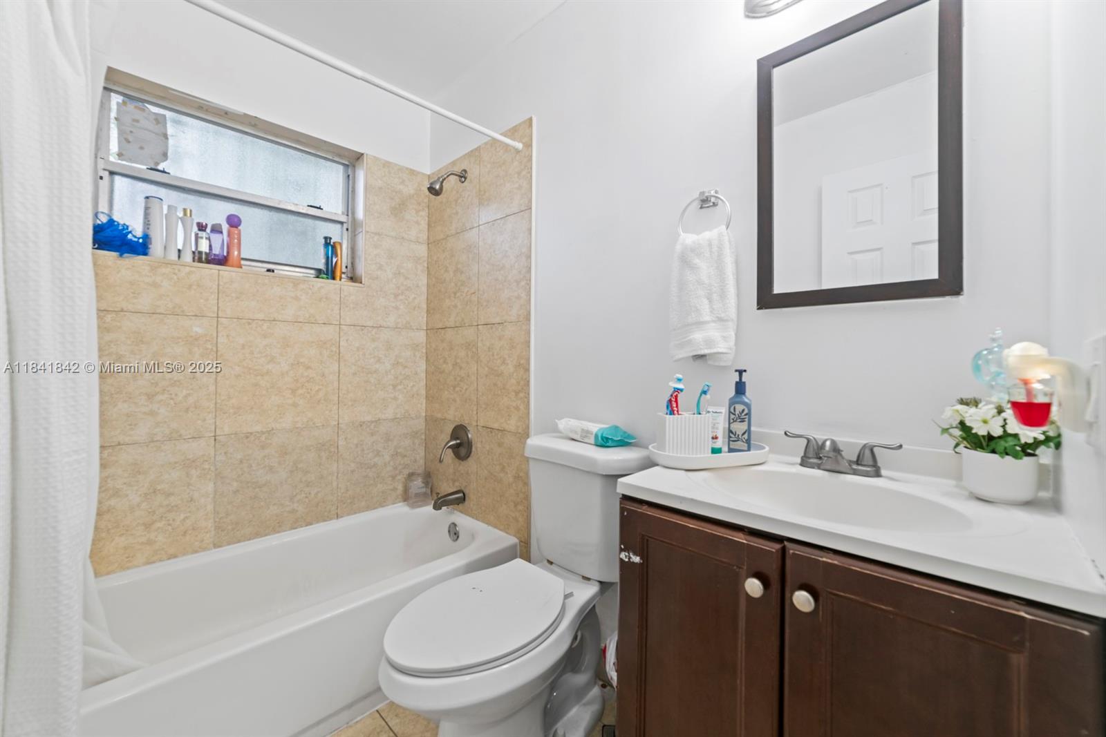 See details / 1690 sq. ft. $ 2025-08-08 0 Photo