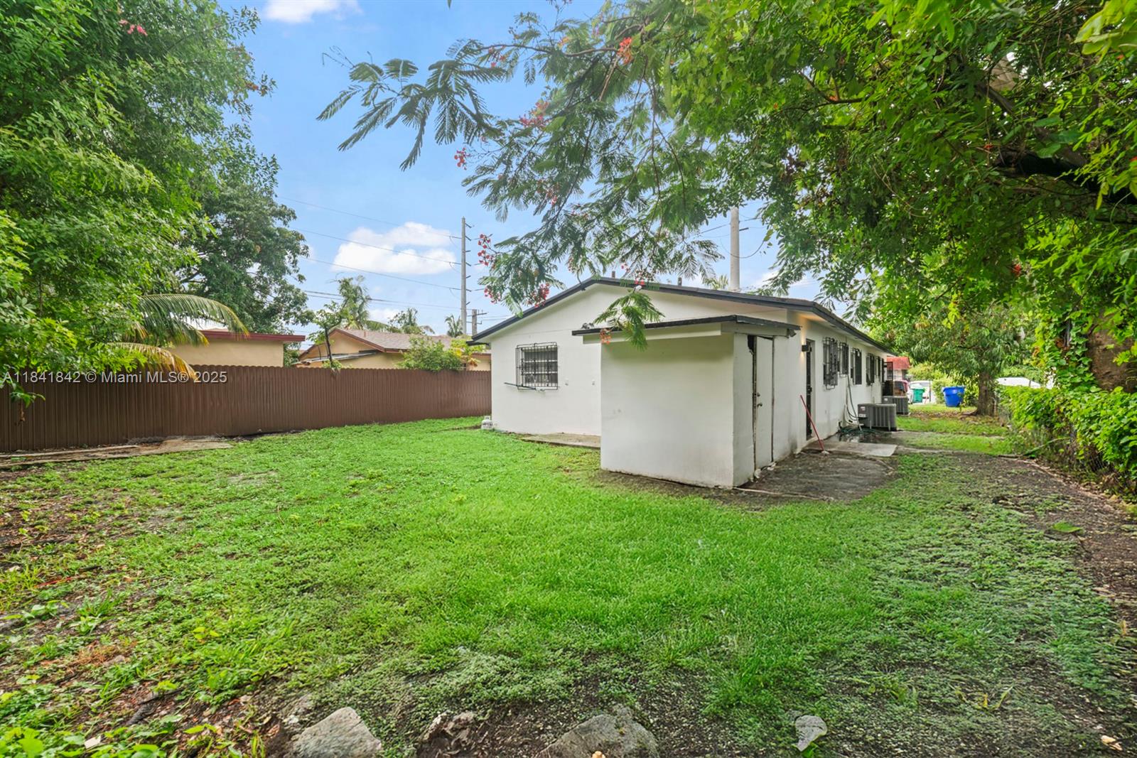 See details / 1690 sq. ft. $ 2025-08-08 0 Photo