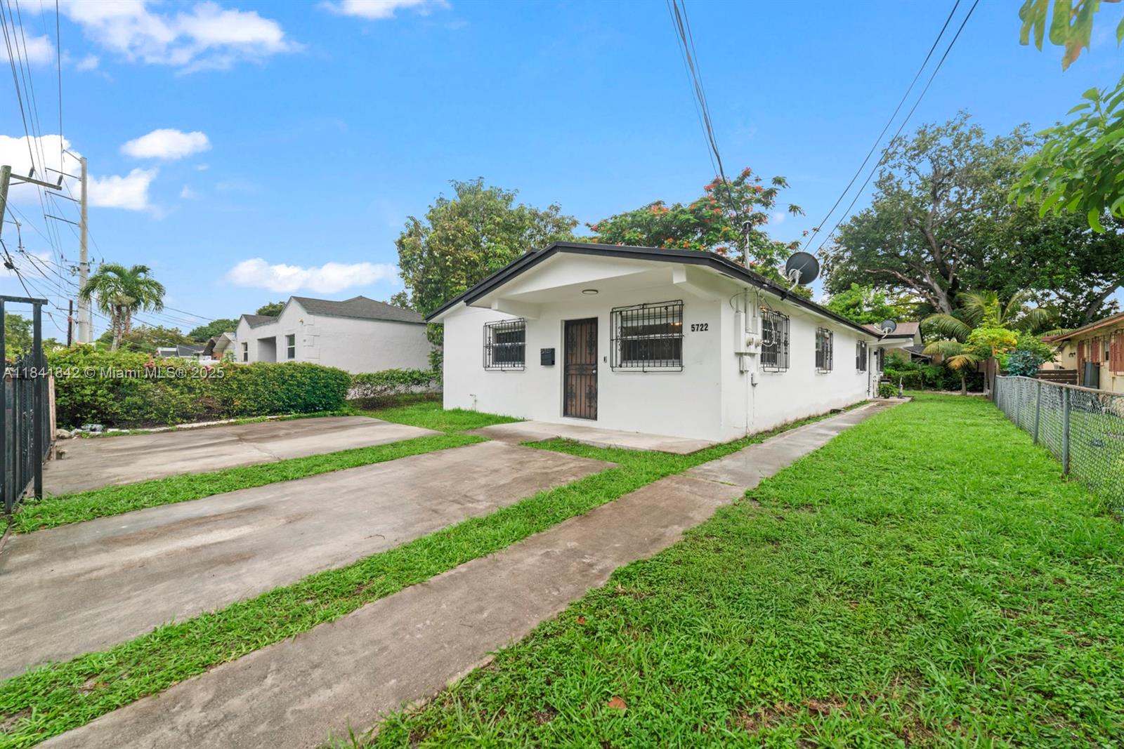 See details / 1690 sq. ft. $ 2025-08-08 0 Photo